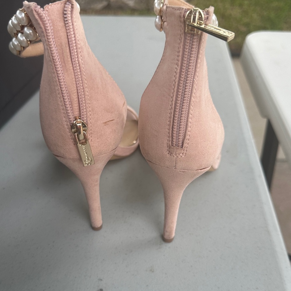 Jessica Simpson Pink Heels with Pearl Accents - Picture 4 of 5